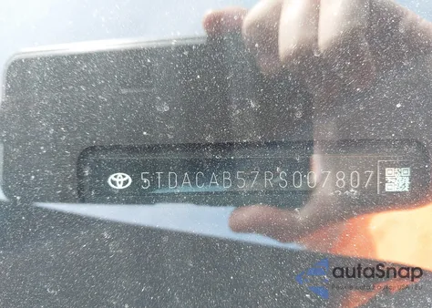 2024 Toyota Grand Highlander Hybrid Xle z USA, uszkodzony, nr VIN 5TDACAB57RS007807